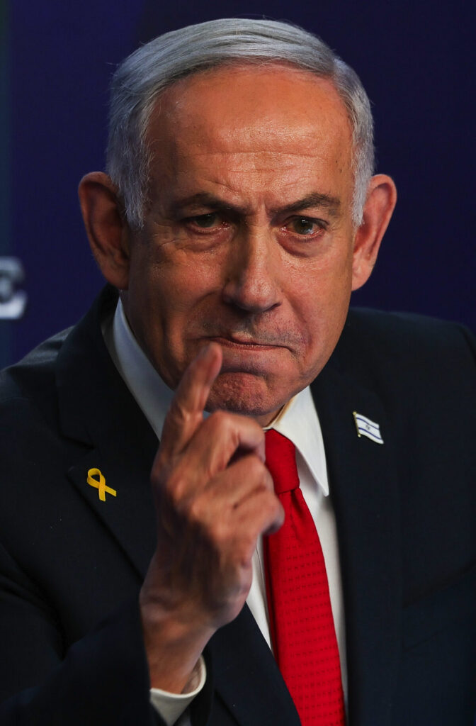 Netanyahu ten tyde van ’n mediakonferensie in Jerusalem. Foto: Ronen Zvulun, AFP.
