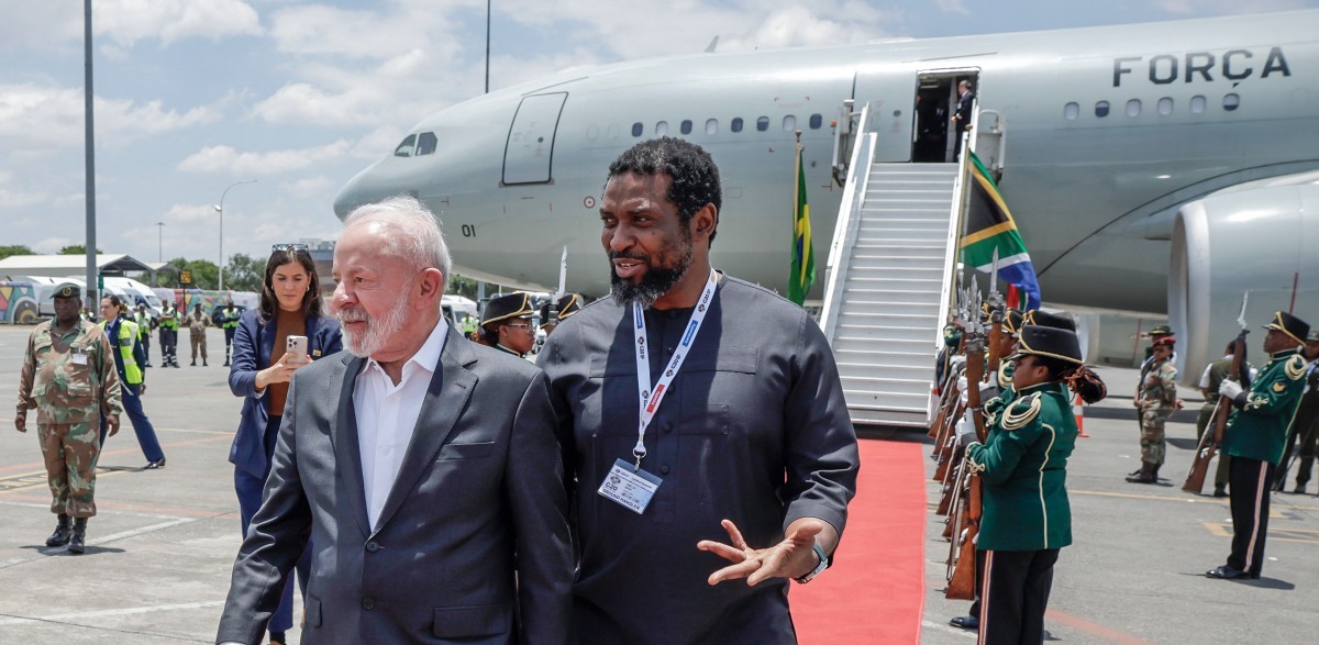 Outa: ‘Dank Manamela af, Cyril!’