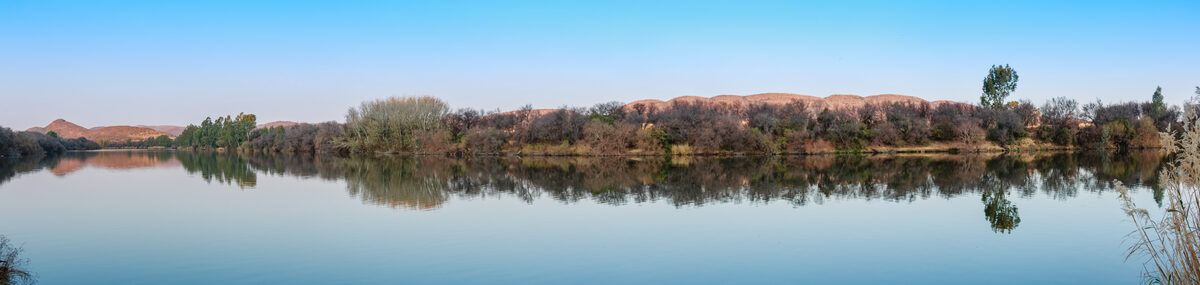 Die Vaalrivier by die Vredefortkoepel naby Parys in die Vrystaat.