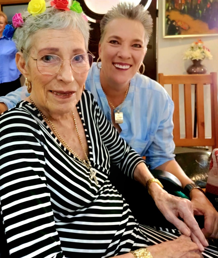 Die 81-jarige Bettie Payne van Welkom wat deur die ses beskuldigdes aangerand en mishandel is, sterk goed op die oomblik aan volgens haar dogter Mariana Payne.