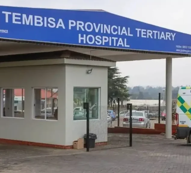 Tembisa-tenderbedrog: Valke trek verdagte vas op lughawe