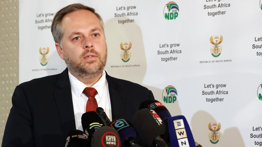 Minister van binnelandse sake, Leon Schreiber.
