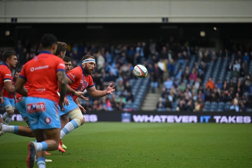 Die Bulls se Gerhard Steenekamp warm om voor sy span se hlafeindstryd teen die Glasgow Warriors.