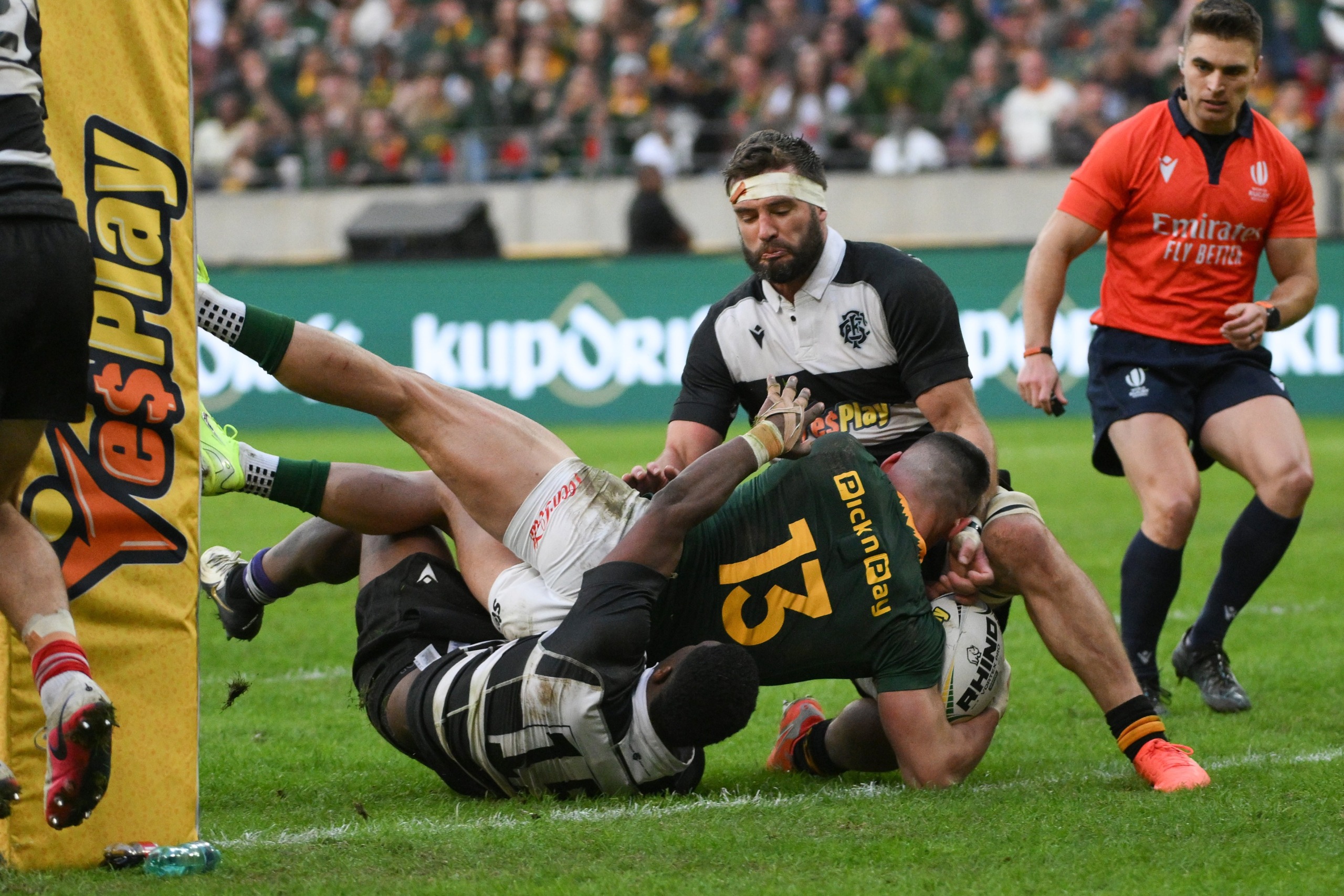 Skitterende fees van drieë, ’n driekuns en Cheslin se doelskoppe laat die Bokke en hul ondersteuners juig!