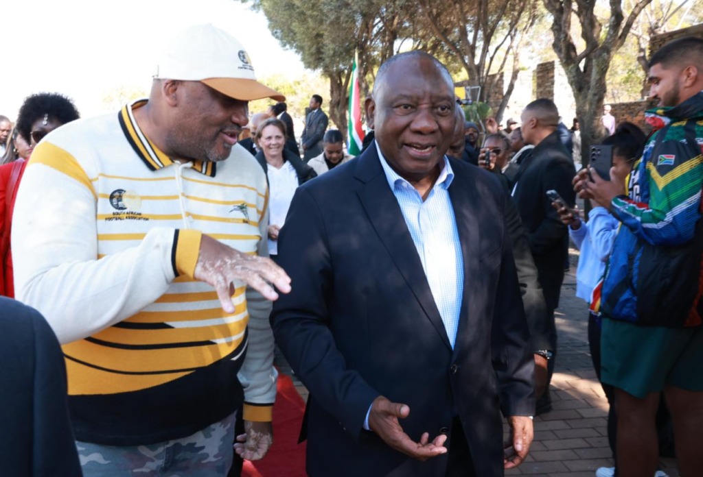 Ramaphosa en Gayton McKenzie, minister van sport, kuns en kultuur.