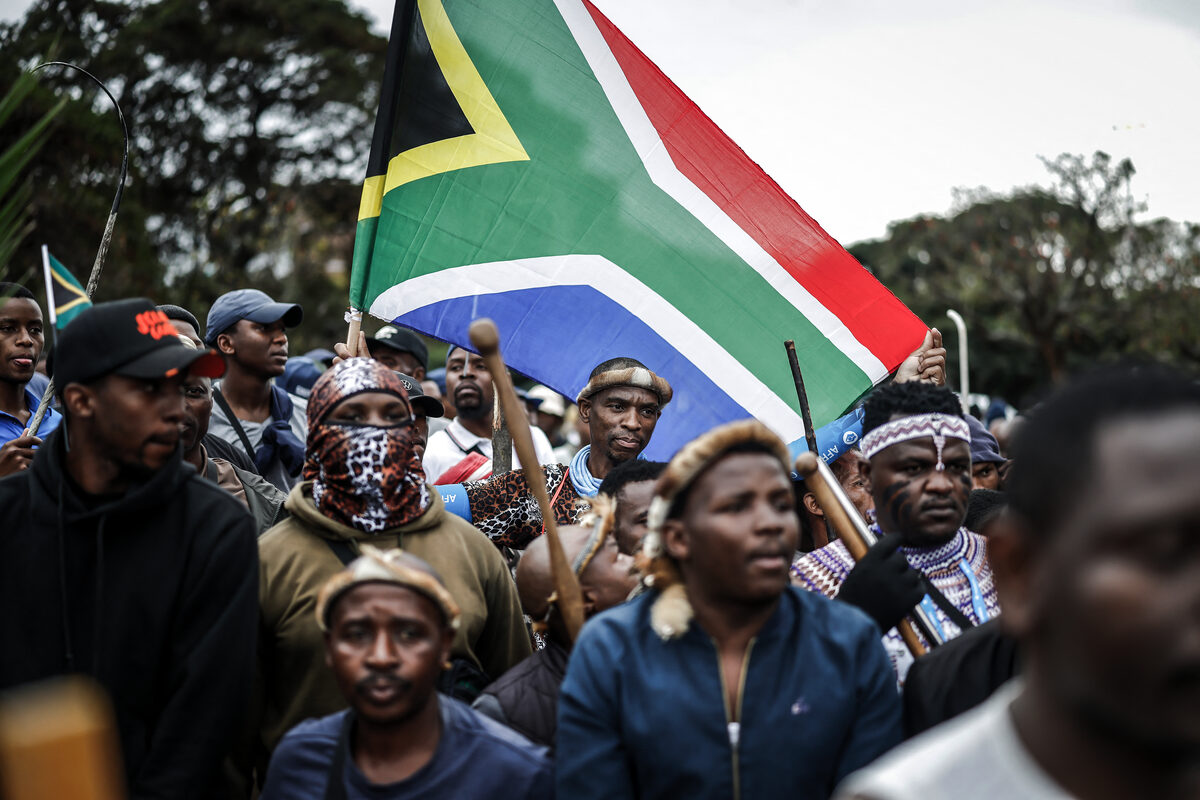 Betogings maar net die begin, dreig March and March-leier