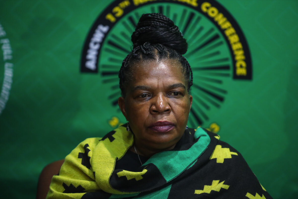 Dina Pule: Vervolger moet nou besluit oor vervolging