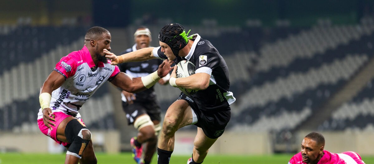 Sharks XV-vleuel Lyle Matthews het drie drieë gedruk in sy eerste wedstryd vir die span van Durban.