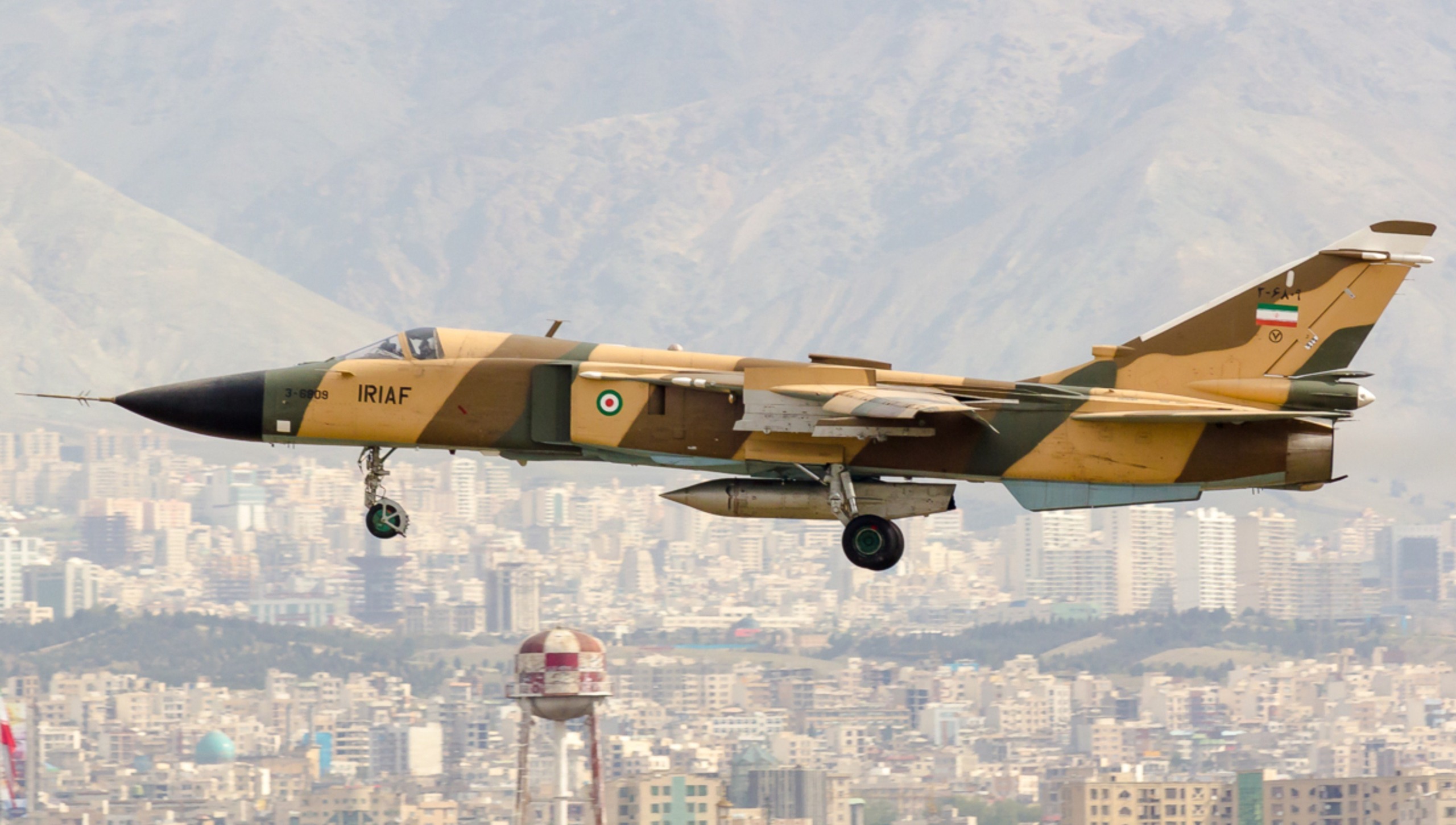 Iran roep Rooi Kruis se hulp in om vlieëniers in gevangenis weer tuis te kry