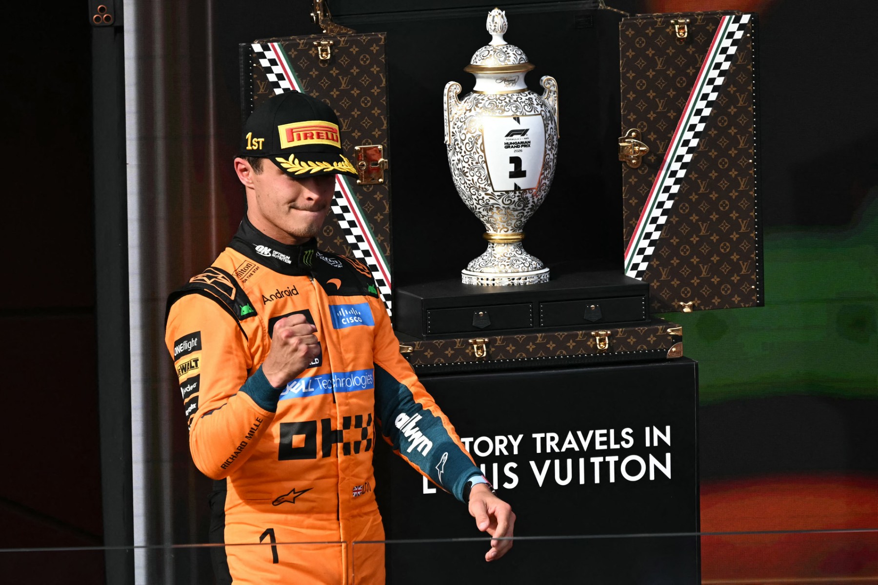 F1: Lando se eerste, Kimi loshande voor