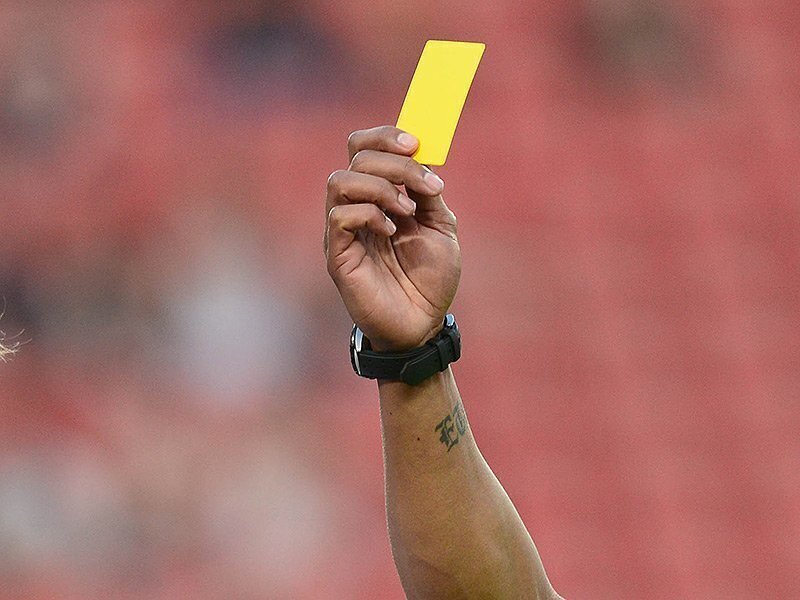 ‘Kaarte’-fees op Loftus: Vyf geel – en een rooikaart in Bulle-Pumas-kragmeting