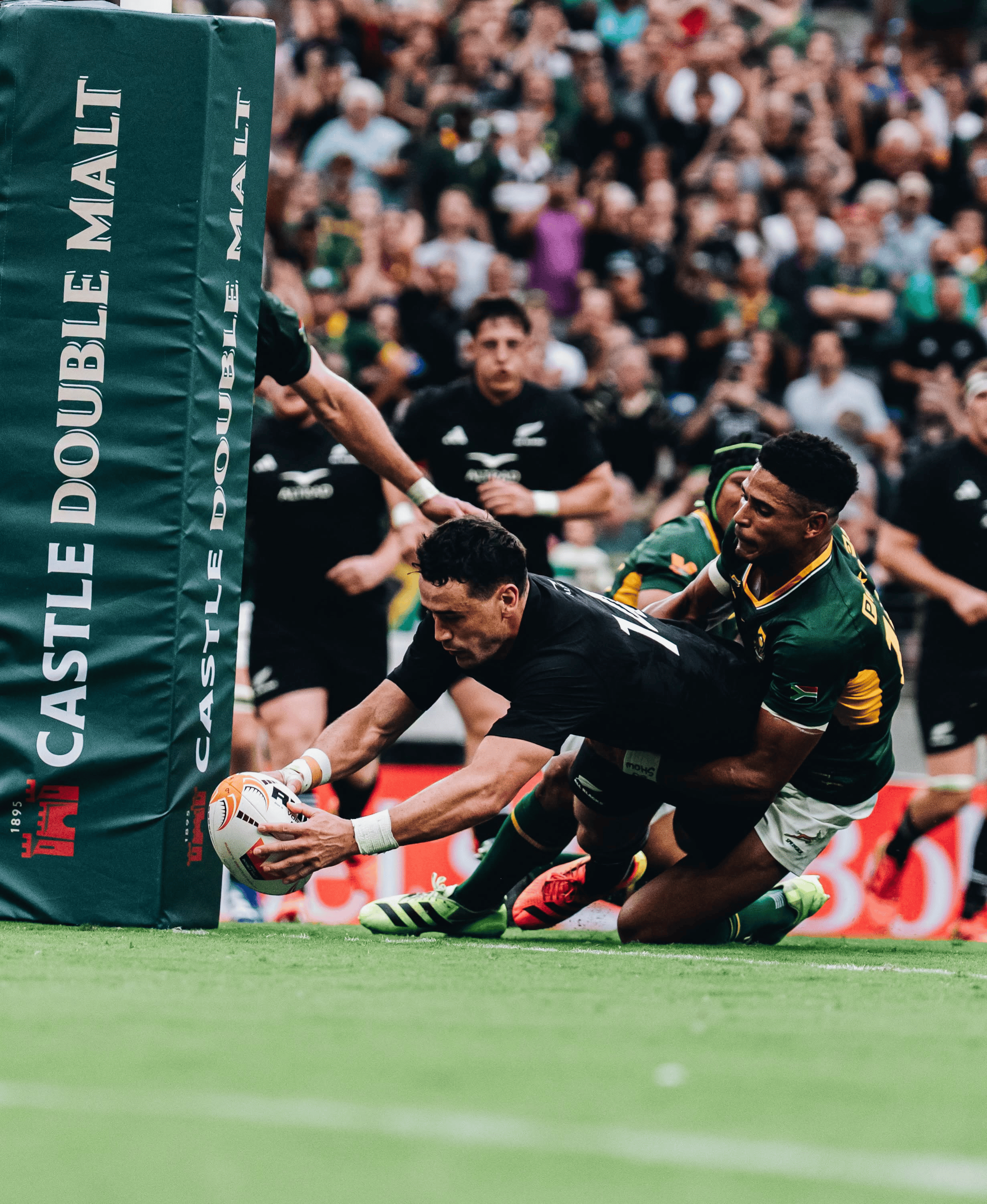 All Blacks-hulpafrigter braak gal: ‘Hulle kry telkens strafskoppe vir byna niks’