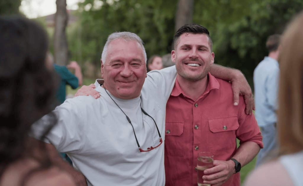 Karel lyk al te ingenome met sy dogter se boer. Foto: Skermgreep