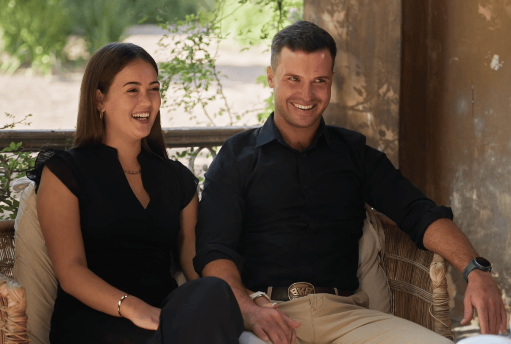 Luan en Mikyla gesels met Reandi. Foto: Skermgreep