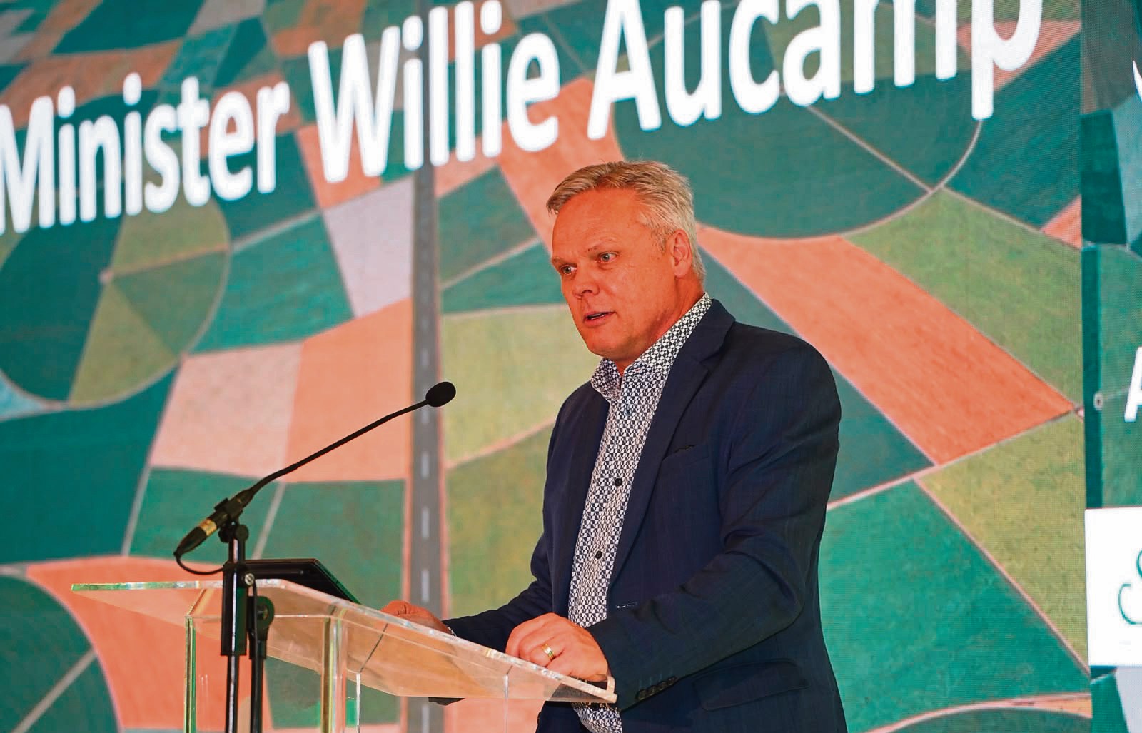 Willie Aucamp, minister van landbou.
