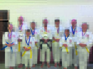 Al nege van Junbukan-dojo wen string medaljes