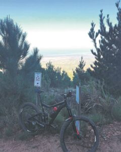 Hulp gesoek om gesteelde fiets op te spoor