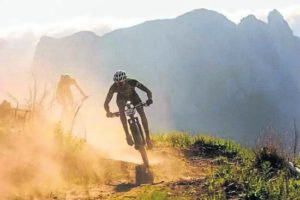 FNB Wine2Whales a success for cyclists