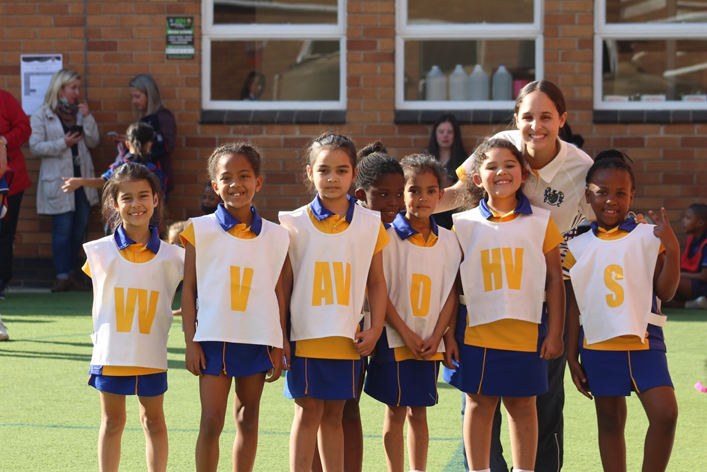 Hier is die wenspan! Van links is Thea Moodley, Je