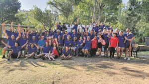 Thomas-familie kuier saam op plaaslike landgoed