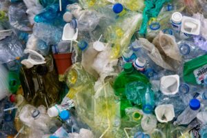 Call to pledge against single-use plastic items