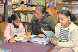 Slaan ’n nuwe blaadjie om met biblioteke se boetevrye week