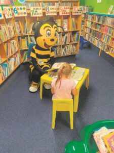 Come along, children, and join the holiday reading adventure!