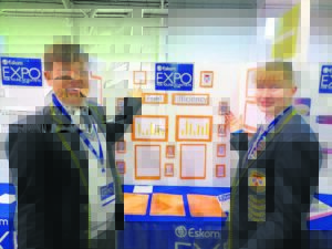 Arende vlieg hoog by ekspo