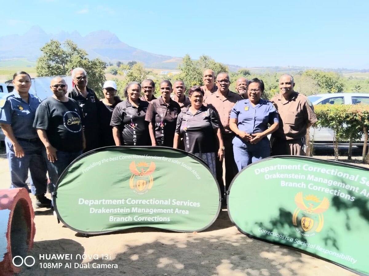 Pastor Andry Lottering (second from left) with members of Somerset West police, Western Cape Correctional Services and Stellcare.