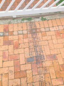 LETTER: Retarring was messy affair