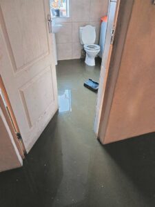 Ontlasting in huis ’n nagmerrie