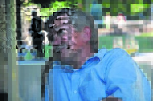 Benbel-sakereus met omgeehart sterf op 64 jaar