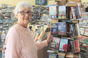 Somerset West bookshop owner turns a new page