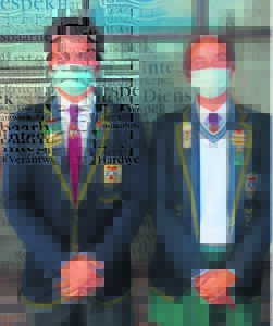 Gooi vir hul posisies los