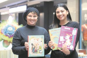 PHOTOS: Turning pages for a cause