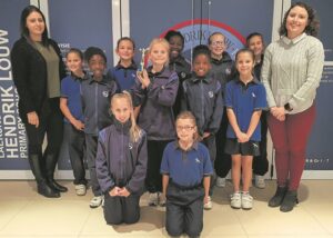 Louwtjies cheerleaders strut their stuff