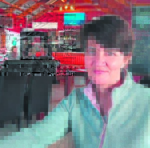 Gordonsbaai-skrywer verras lesers