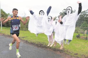 Runners ghost spooks in race