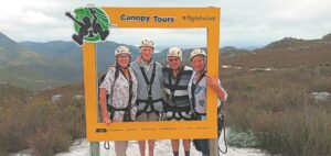 Hupse oupagrootjie gly al te lekker