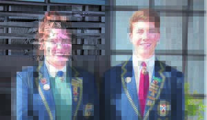 Dié boetie en sussie nie op die bek geval