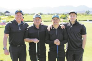 Gholfspelers doen dit vir die skool