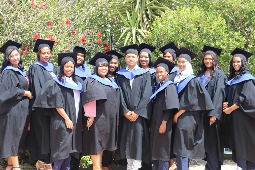 Hierdie klomp het ook hul opleiding as gesondheids