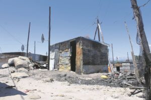 Grabouw-ma in hof nadat seuns, 5 en 3, in hok verkool