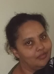 Strand-vrou al ’n week lank vermis