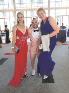 HelderbergFM cliches top honours at industry-wide awards