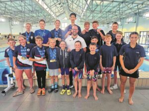 Curro aquatics show swimming prowess