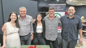 Golf enthusiasts take a swing in support of Bulldogs