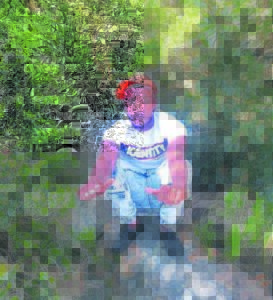 Twee jongmense in skietery in Rusthof getref