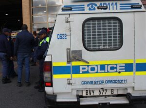 Bisarre rooftogte by onderneming in die Strand