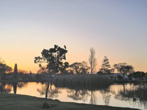 LESERSFOTO: Toneel in silhoeët